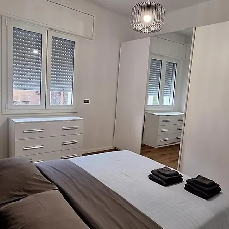 Apartament Urbanicooh - Reno Loft 4 *